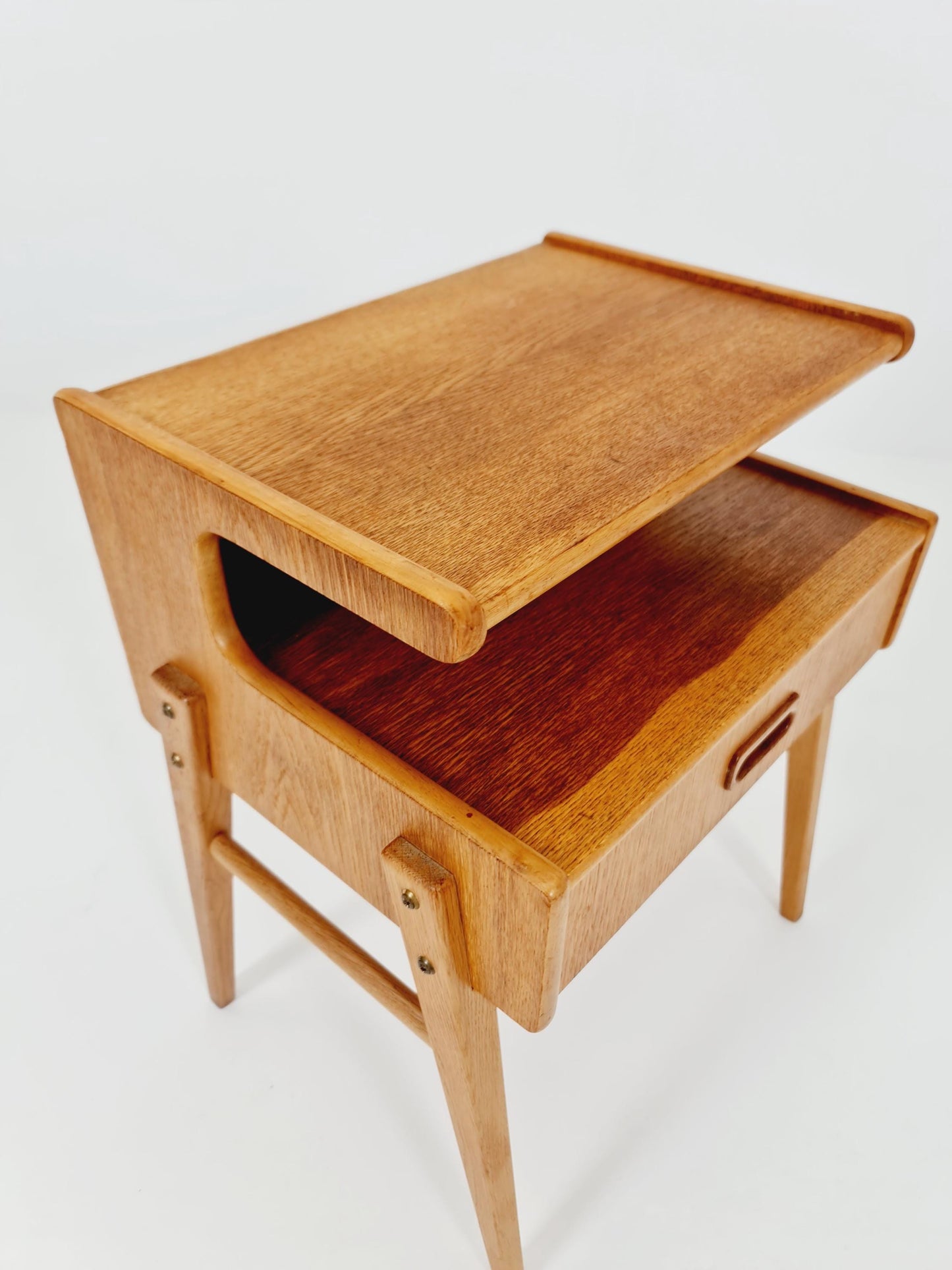Midcentury Carlström & Co Oak Vintage Side table/ Bedside table/ Night stand straight from the sixties