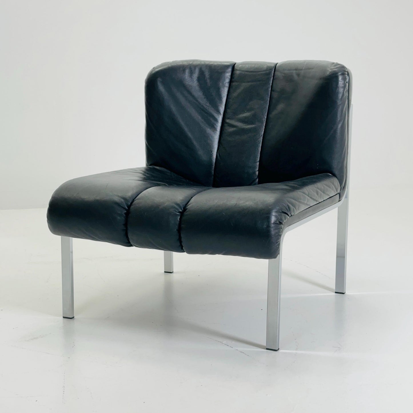 Set of 2 Mid-Century Lounge Chairs by Girsberger Eurochair 1200 in Black Leatther Designed by Hans Eichenberger Switzerland 1980s