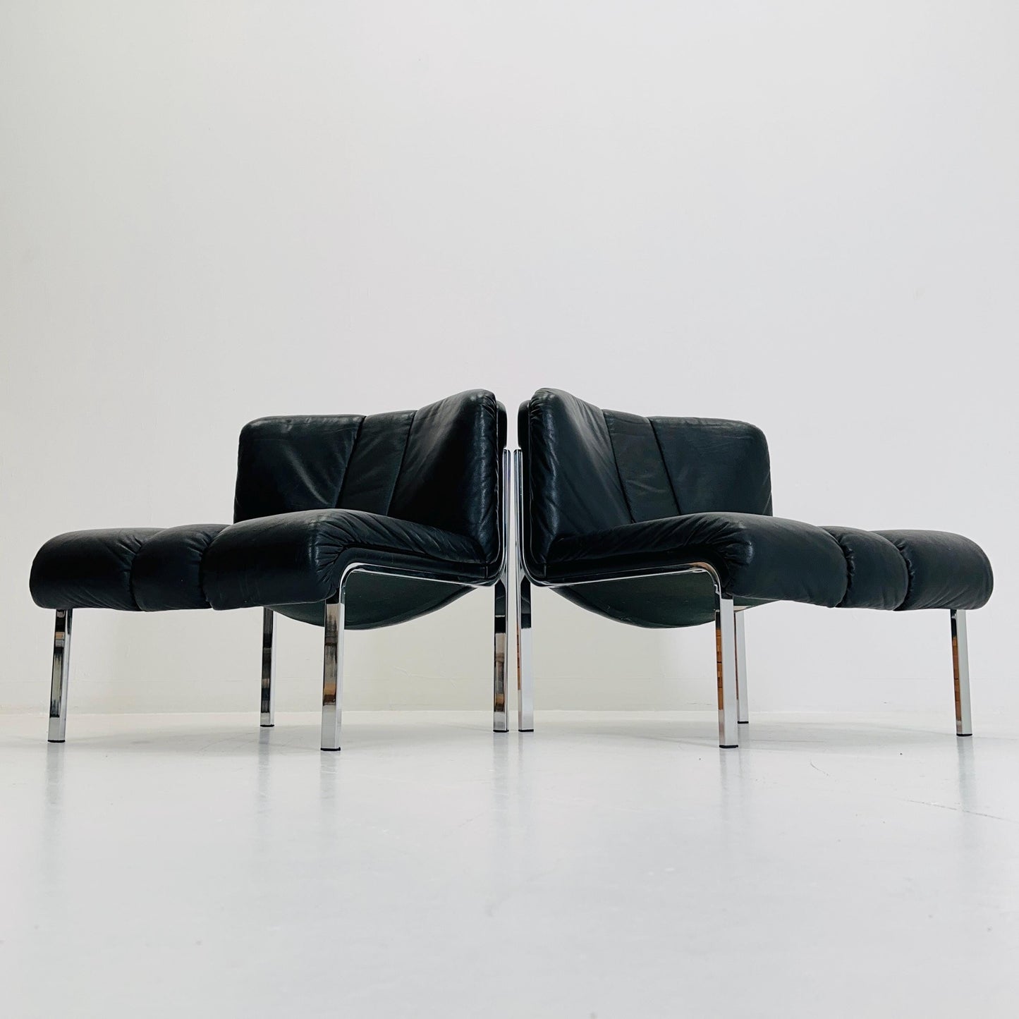 Set of 2 Mid-Century Lounge Chairs by Girsberger Eurochair 1200 in Black Leatther Designed by Hans Eichenberger Switzerland 1980s