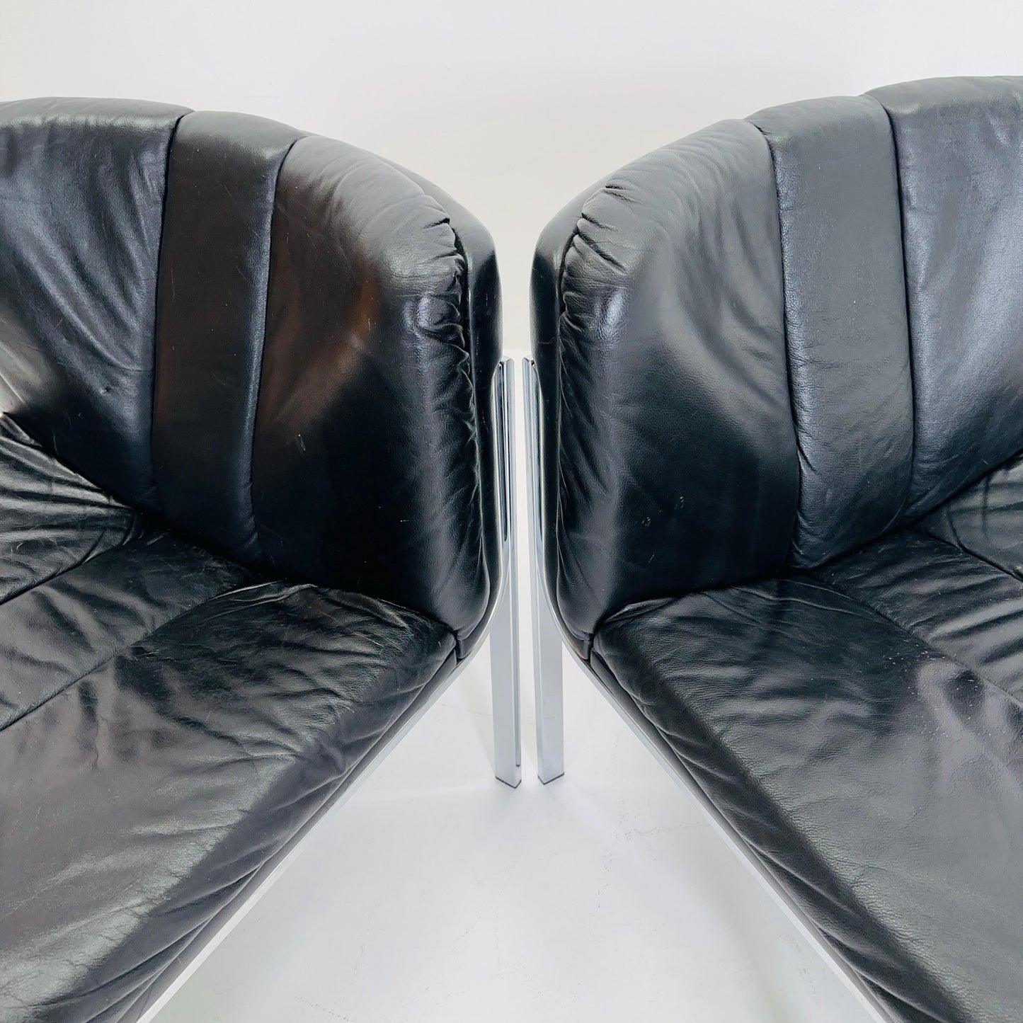 Set of 2 Mid-Century Lounge Chairs by Girsberger Eurochair 1200 in Black Leatther Designed by Hans Eichenberger Switzerland 1980s