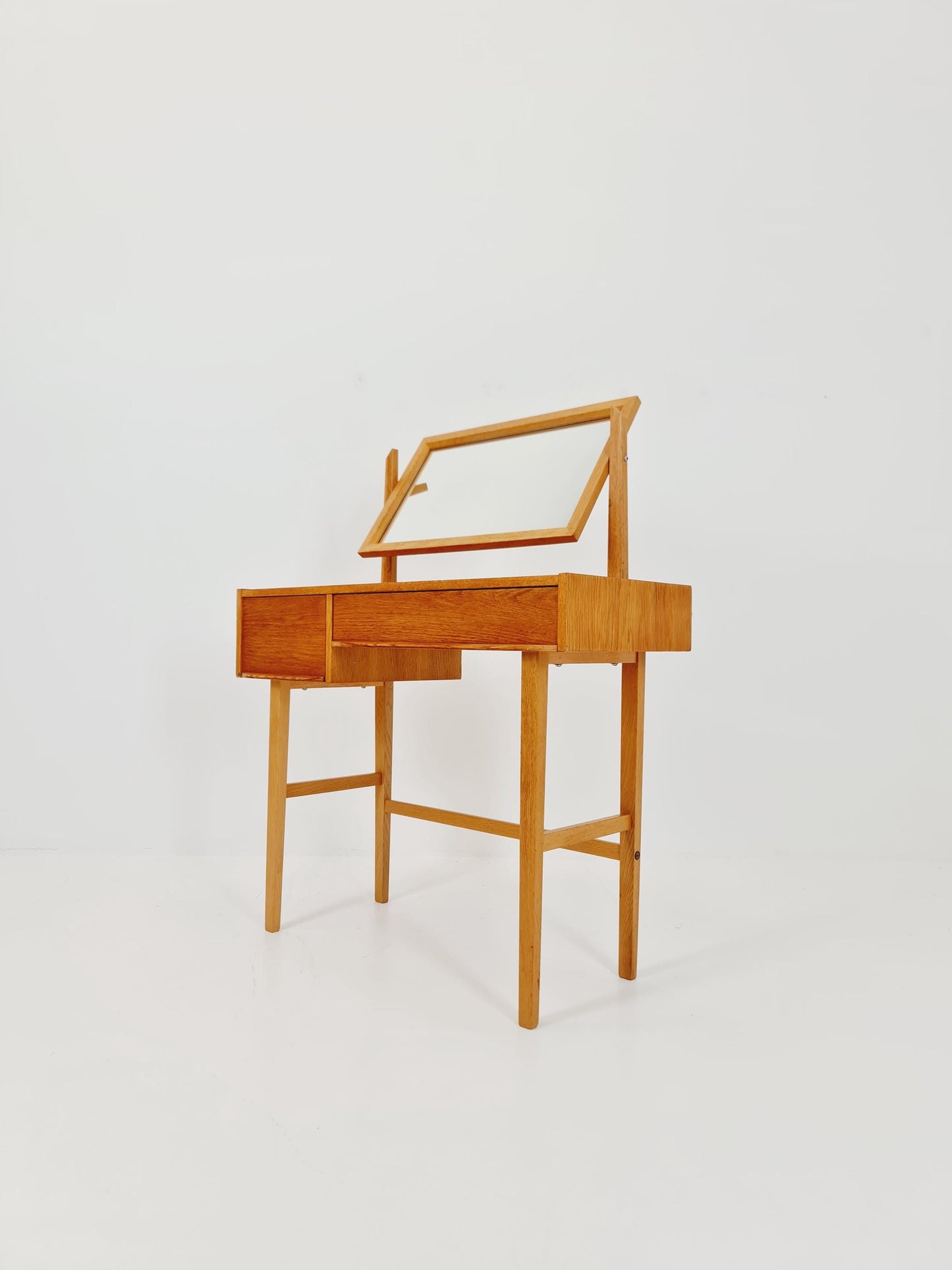Mid Century Modern Danish Oak vanity table/ make up table by Ateljé glas och trä, Hovmantorp, 1960s