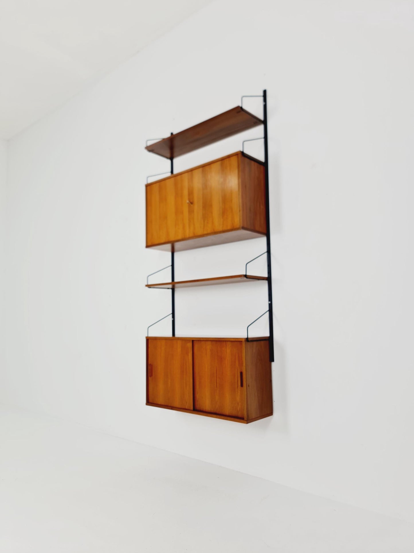 String shelf-system, bookcase with 2 cabinet Walnut Germany, 1950s