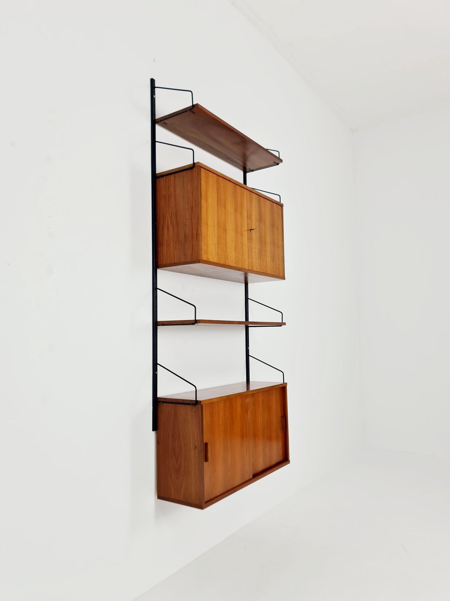 String shelf-system, bookcase with 2 cabinet Walnut Germany, 1950s