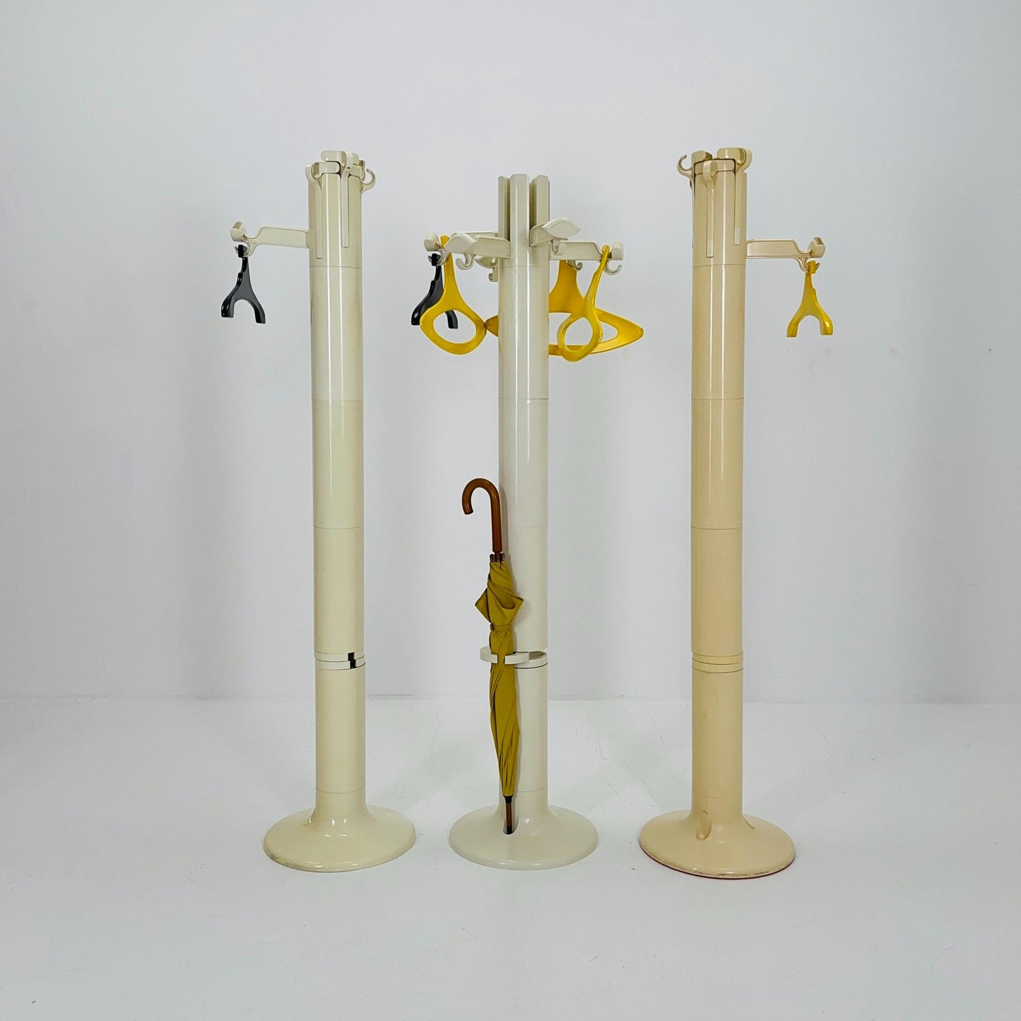 1 of 3 Italian white Space Plata Coat Planta Rack by Giancarlo Piretti for Castelli / Anonima Castelli, 1970s