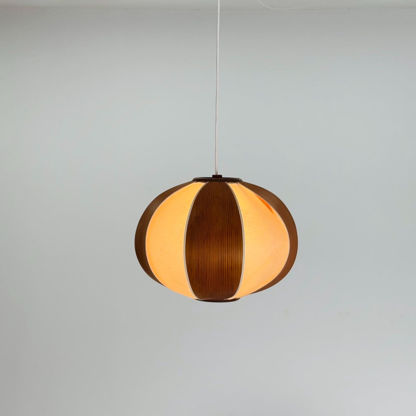 Mid-Century Modern Teak Veneer & Rice Paper Pendant Lamp | Japandi Ceiling Light 1980s