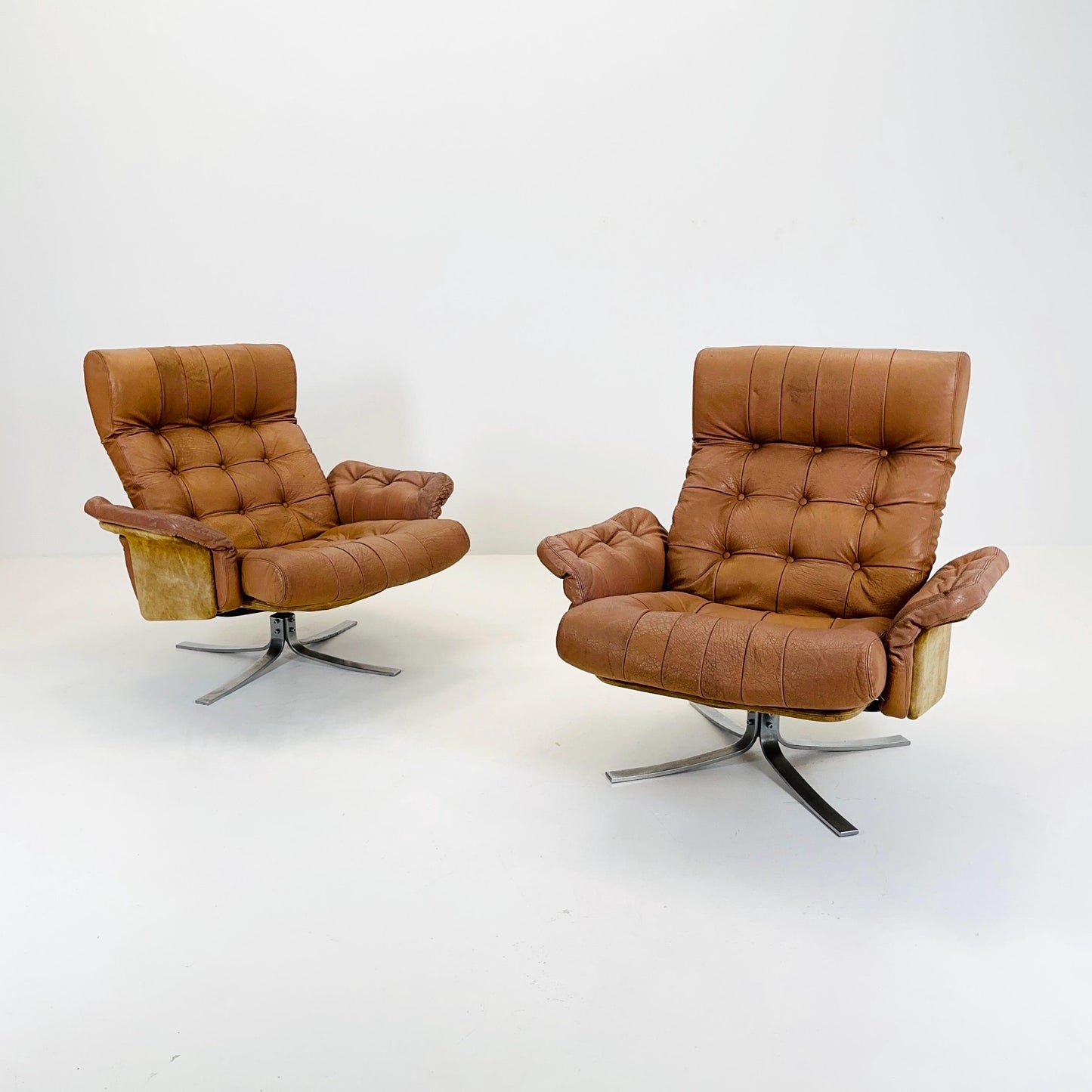 set of 2 Mid century Søren Nissen and Ebbe Gehl Lounge Chairs by Jeki Møbler Denmark 1960s