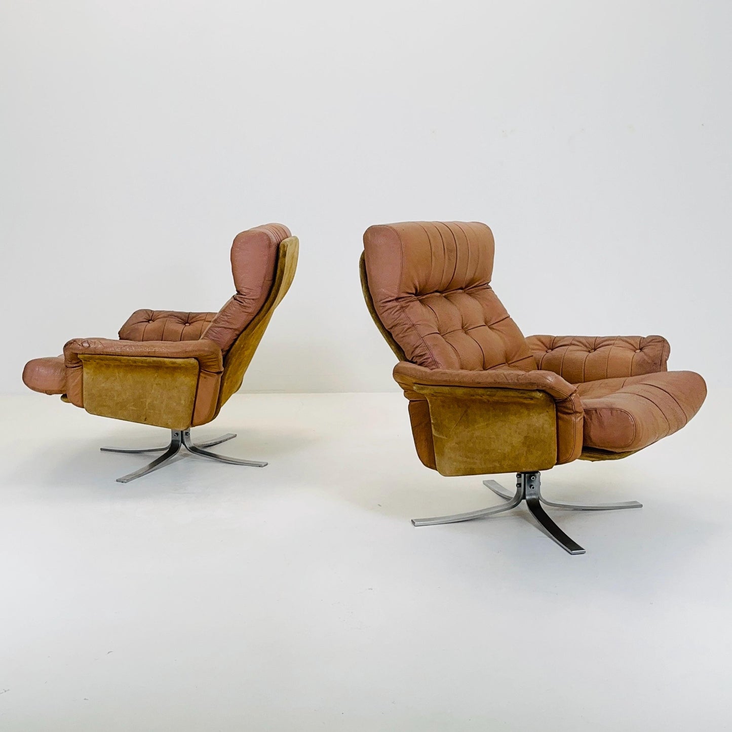 set of 2 Mid century Søren Nissen and Ebbe Gehl Lounge Chairs by Jeki Møbler Denmark 1960s