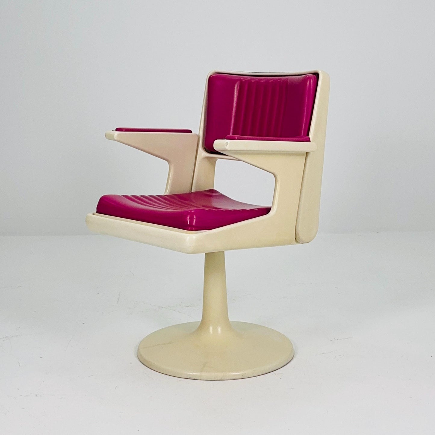 Rare Mid-Century Space Age Swivel Armchair – White & Purple Plastic Faux Leather Desk or Barber Chair – Tulip Base, 1970s
