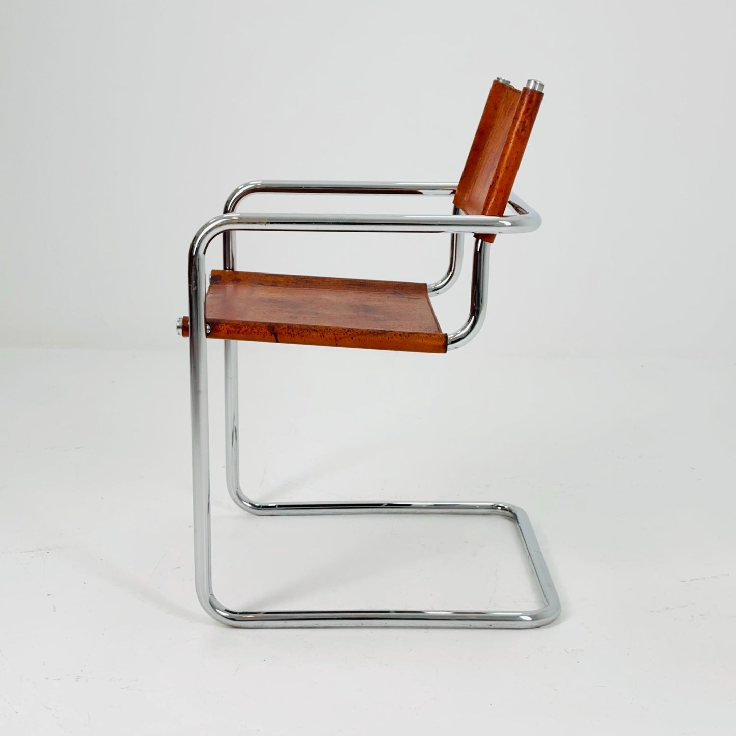 Rare and iconic MG5 Centro Studi armchair designed by Mart Stam & Marcel Breuer for Matteo Grassi, Italy, circa 1980s.