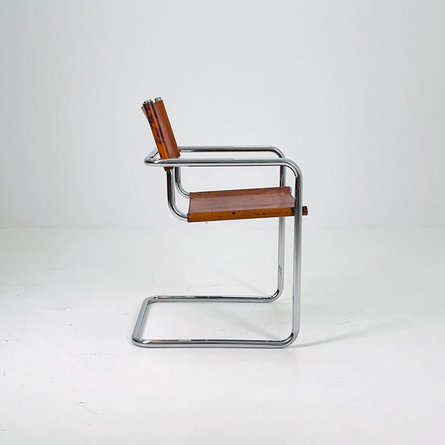Rare and iconic MG5 Centro Studi armchair designed by Mart Stam & Marcel Breuer for Matteo Grassi, Italy, circa 1980s.