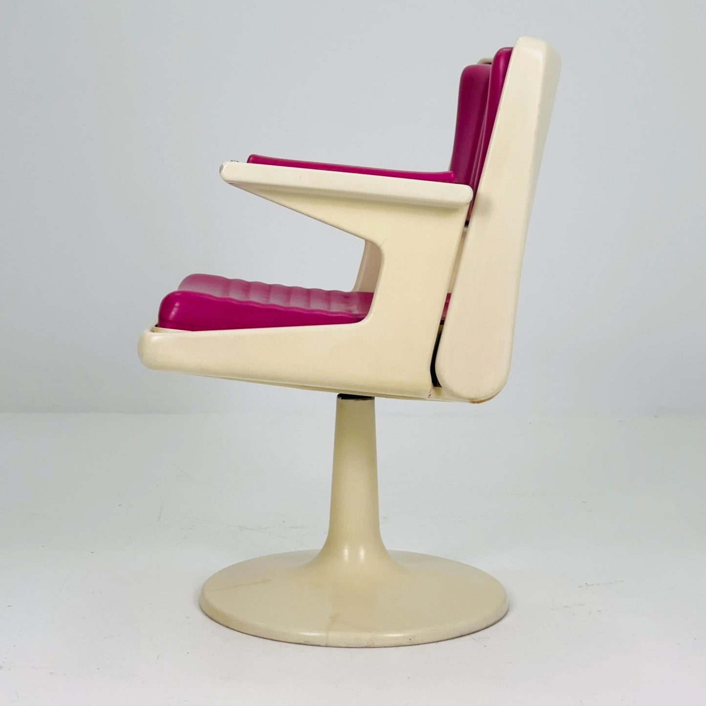 Rare Mid-Century Space Age Swivel Armchair – White & Purple Plastic Faux Leather Desk or Barber Chair – Tulip Base, 1970s