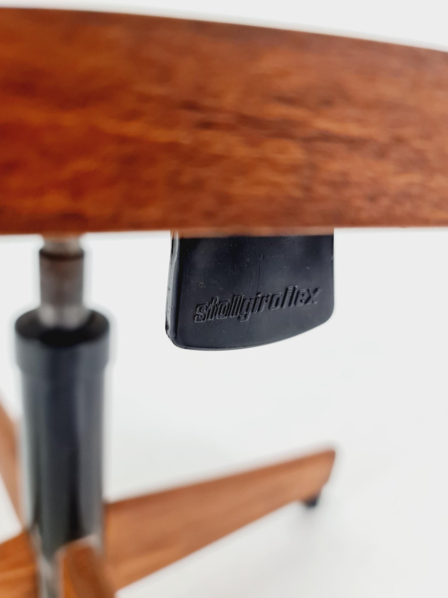 Bauhaus swivel office chair in solid wood By SToll Giroflix Modell 7075 ,1960s