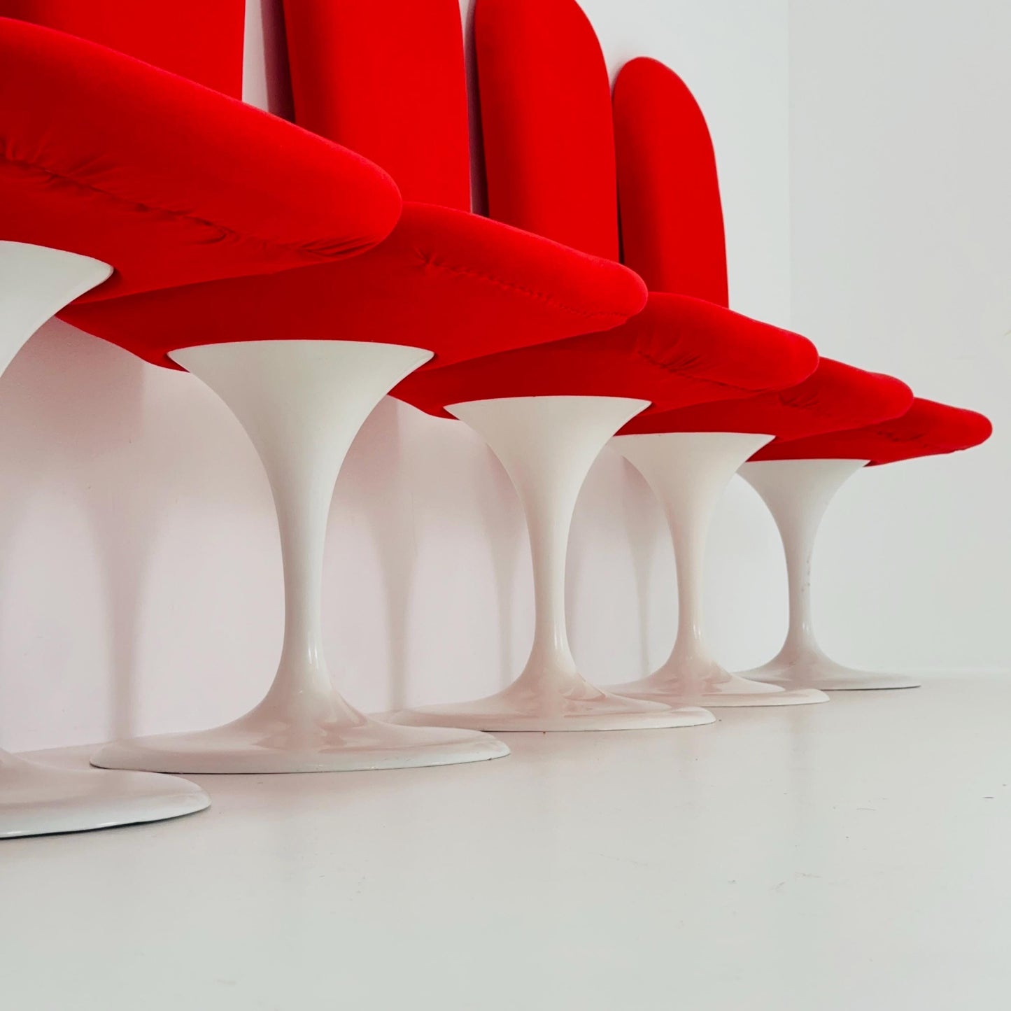 Set of 6 Mid-Century Space Age Red Tulip Dining Chairs – High Back, Germany 1970s