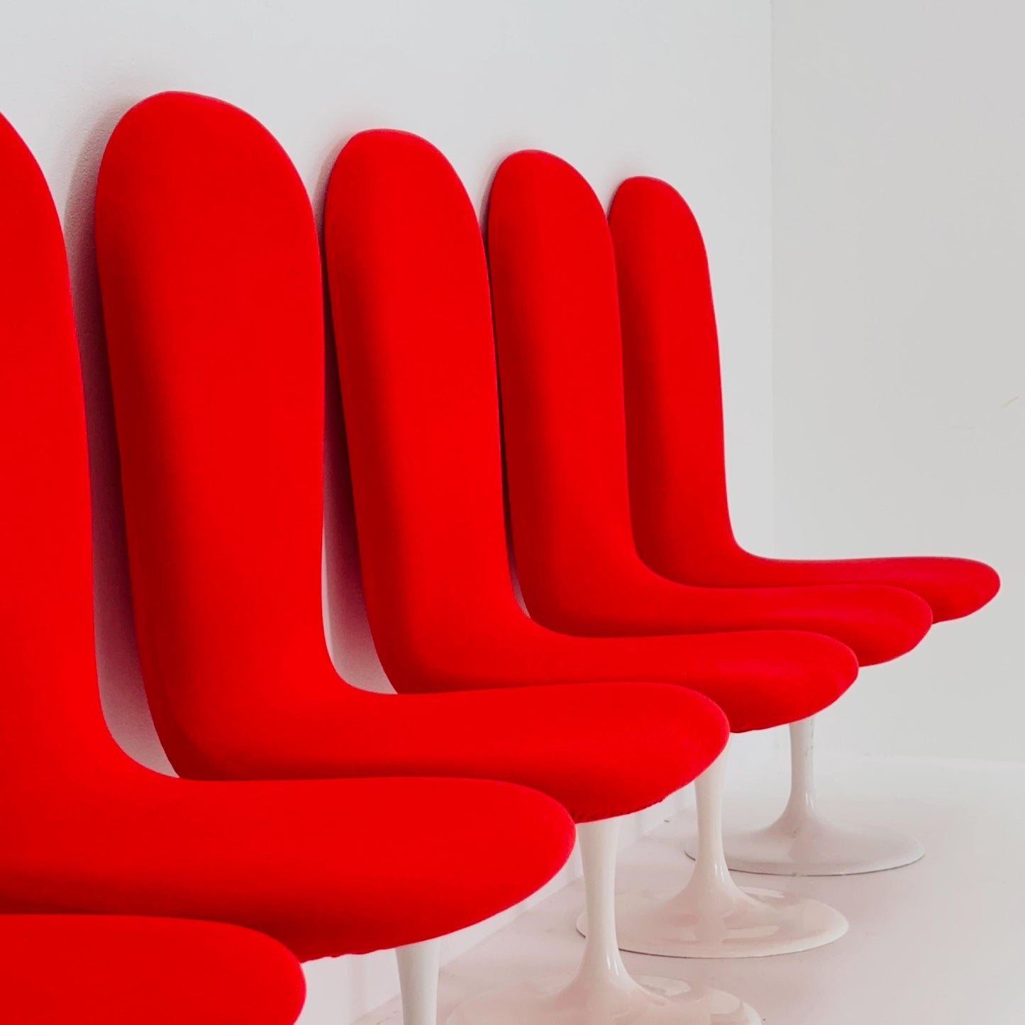 Set of 6 Mid-Century Space Age Red Tulip Dining Chairs – High Back, Germany 1970s
