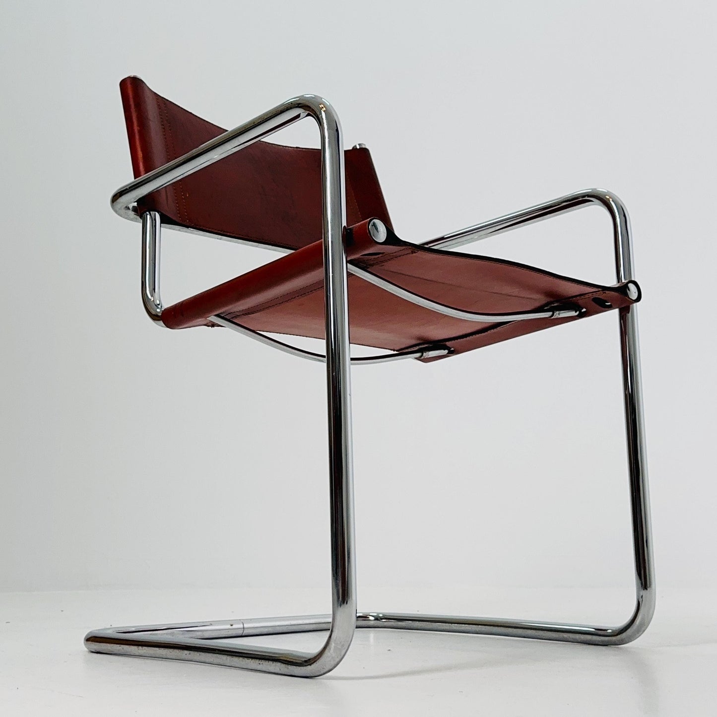 Rare and iconic MG5 Centro Studi armchair designed by Mart Stam & Marcel Breuer for Matteo Grassi, Italy, circa 1980s.