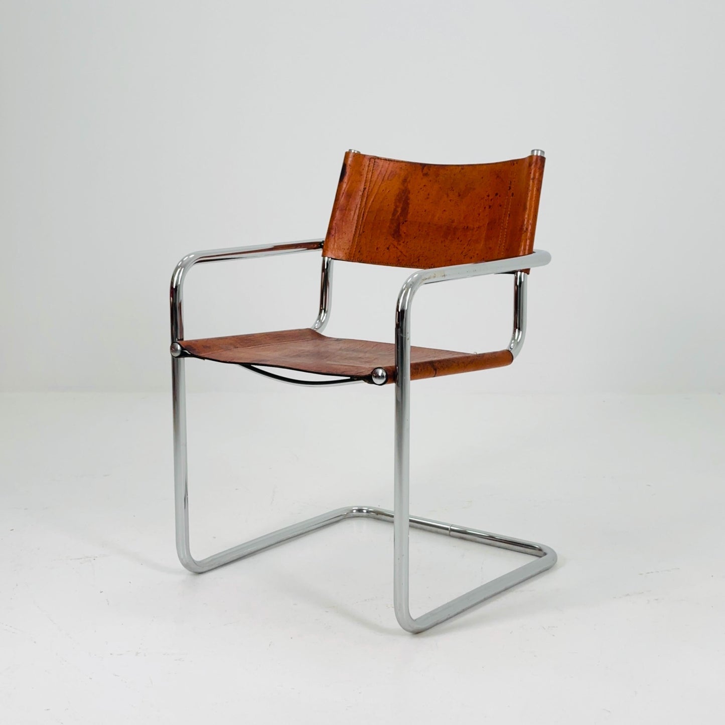 Rare and iconic MG5 Centro Studi armchair designed by Mart Stam & Marcel Breuer for Matteo Grassi, Italy, circa 1980s.