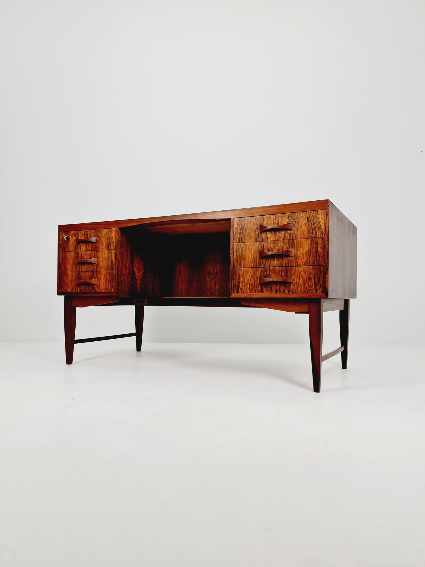 Rare Danish Rosewood Desk by Dyrlund Møbelfabrik, 1960s