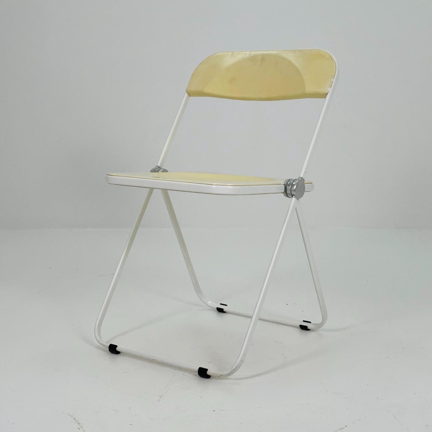 1 of 8 Mid century Italian Plia Folding cream white Chair by Giancarlo Piretti for Castelli, 1970s