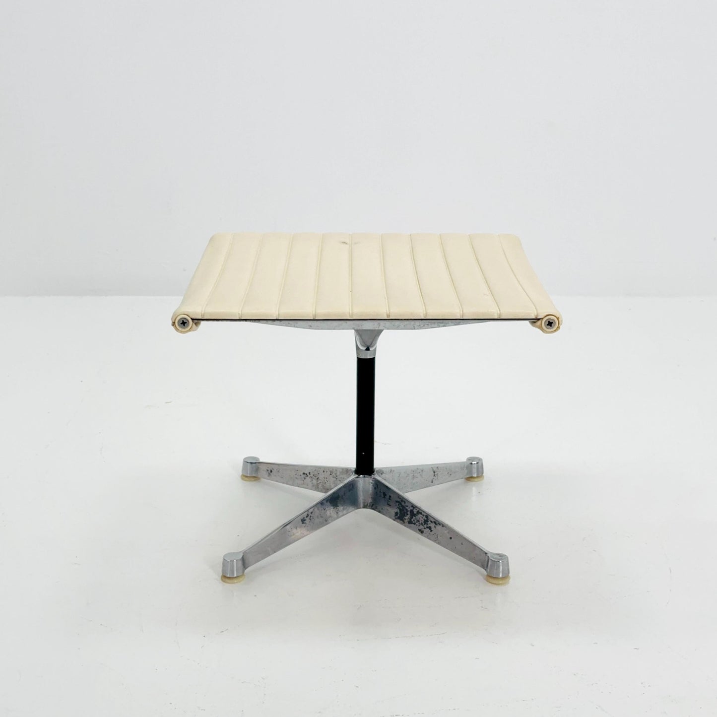 Mid Century Charles & Ray Eames EA 125 Aluminium Leather Ottoman by Herman Miller, USA, 1980s