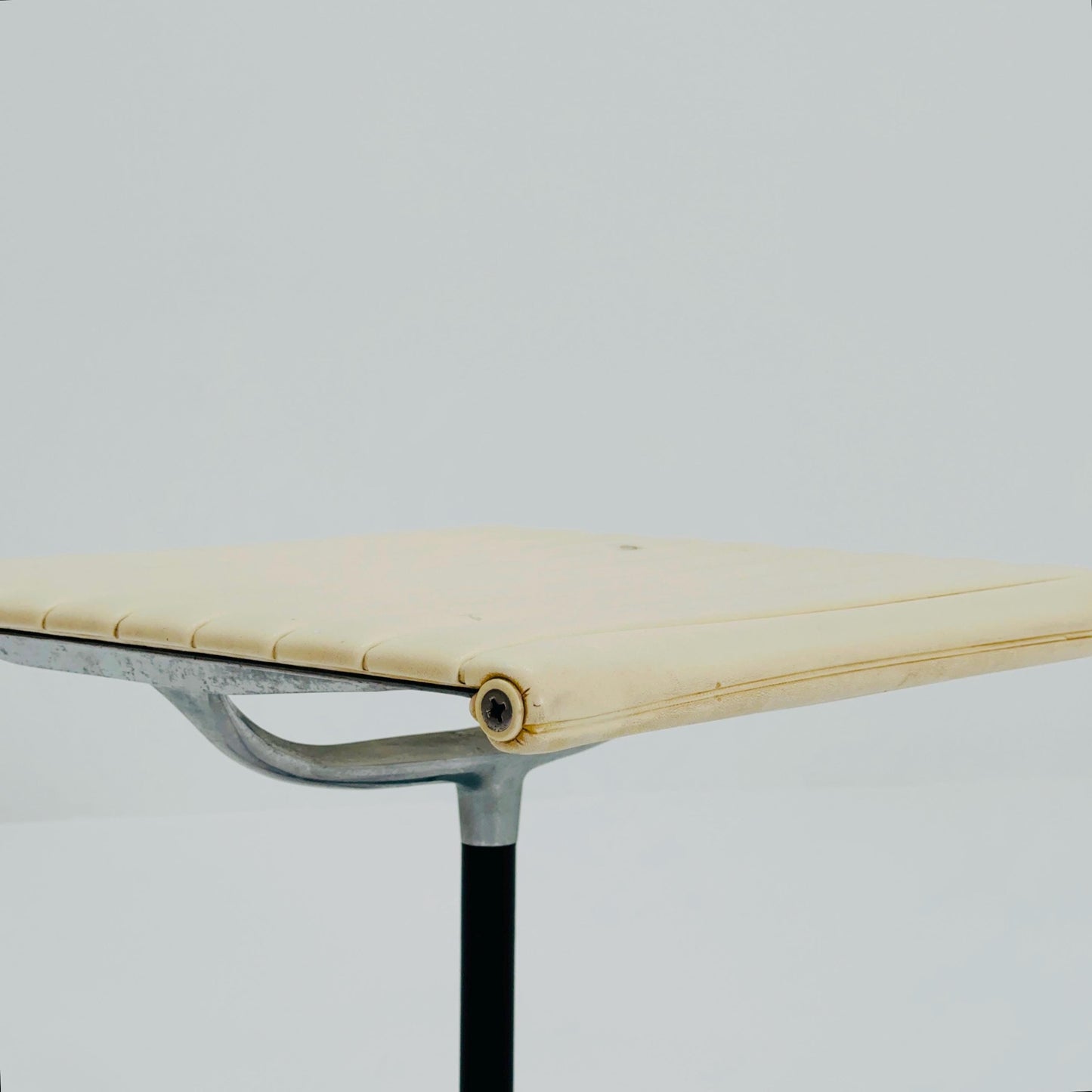 Mid Century Charles & Ray Eames EA 125 Aluminium Leather Ottoman by Herman Miller, USA, 1980s