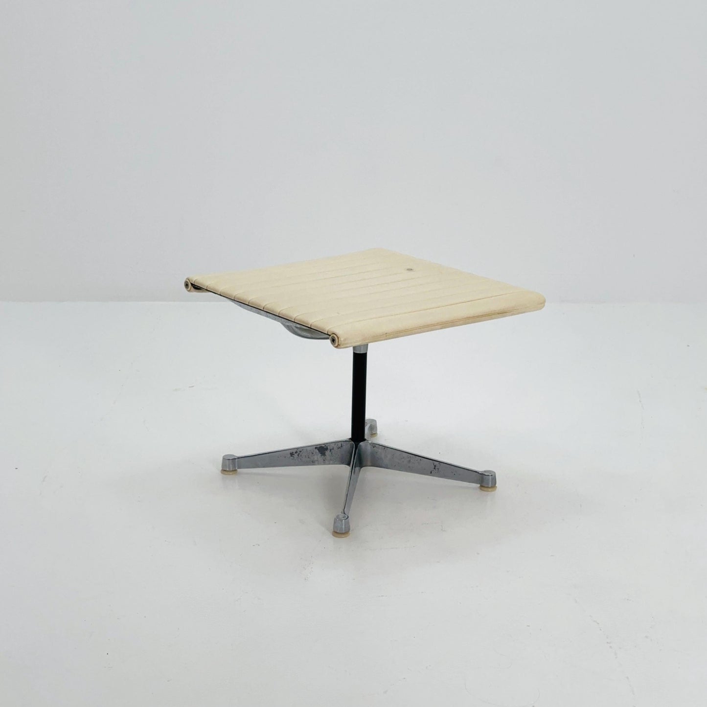 Mid Century Charles & Ray Eames EA 125 Aluminium Leather Ottoman by Herman Miller, USA, 1980s