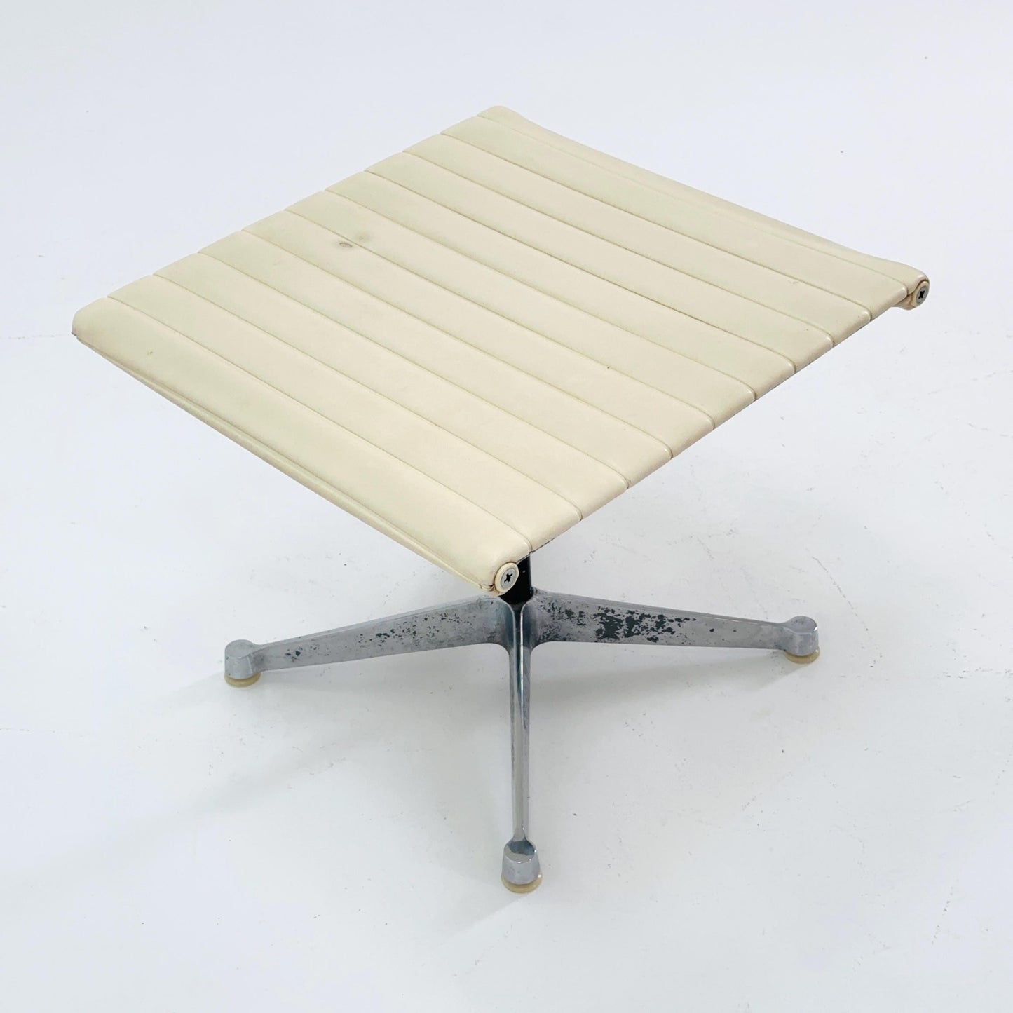 Mid Century Charles & Ray Eames EA 125 Aluminium Leather Ottoman by Herman Miller, USA, 1980s