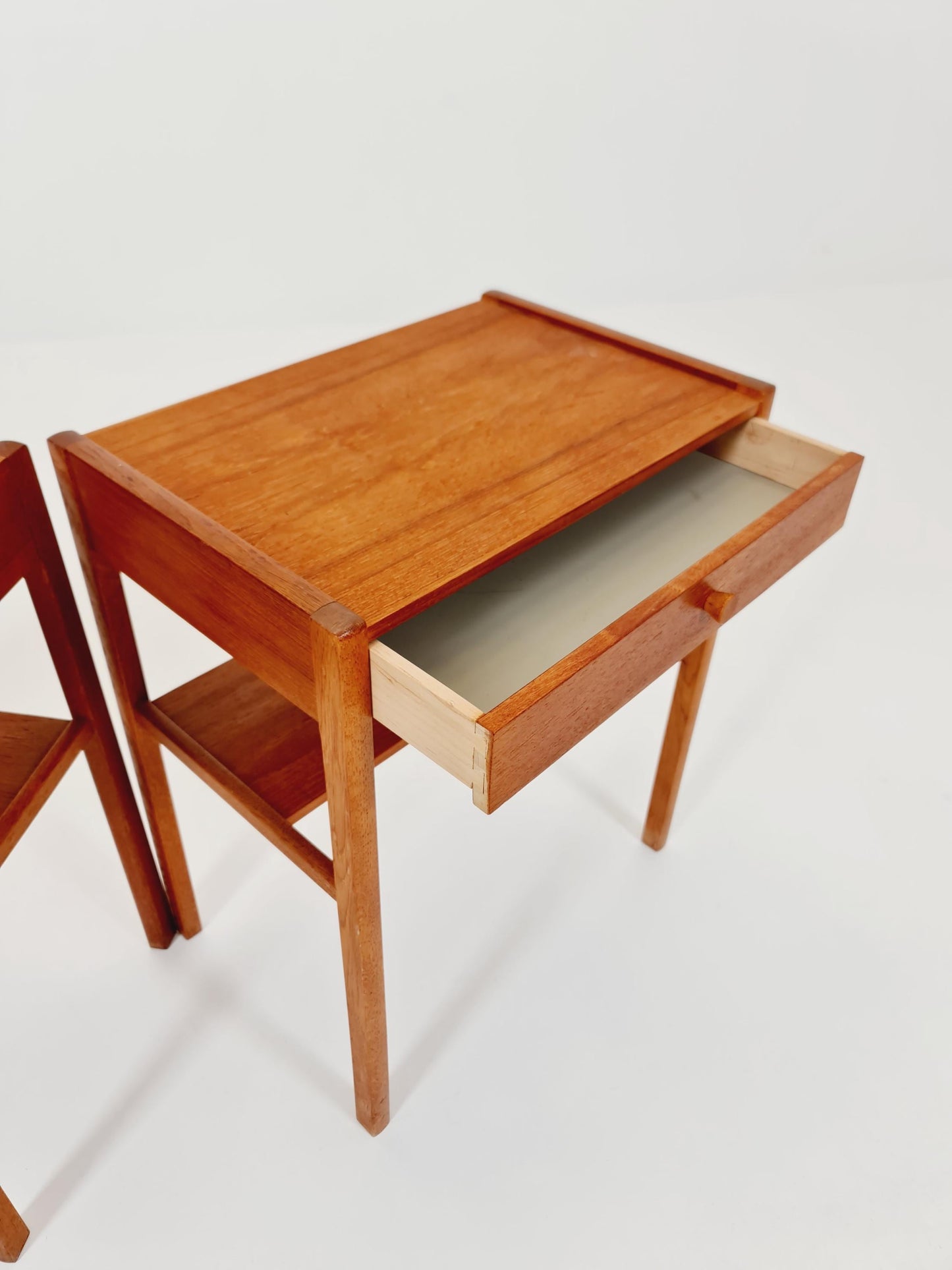Pair of Swedish Midcentury Teak Vintage Side table/ Bedside table/ Night stand by AB Bjärni Bjärnum 1960s
