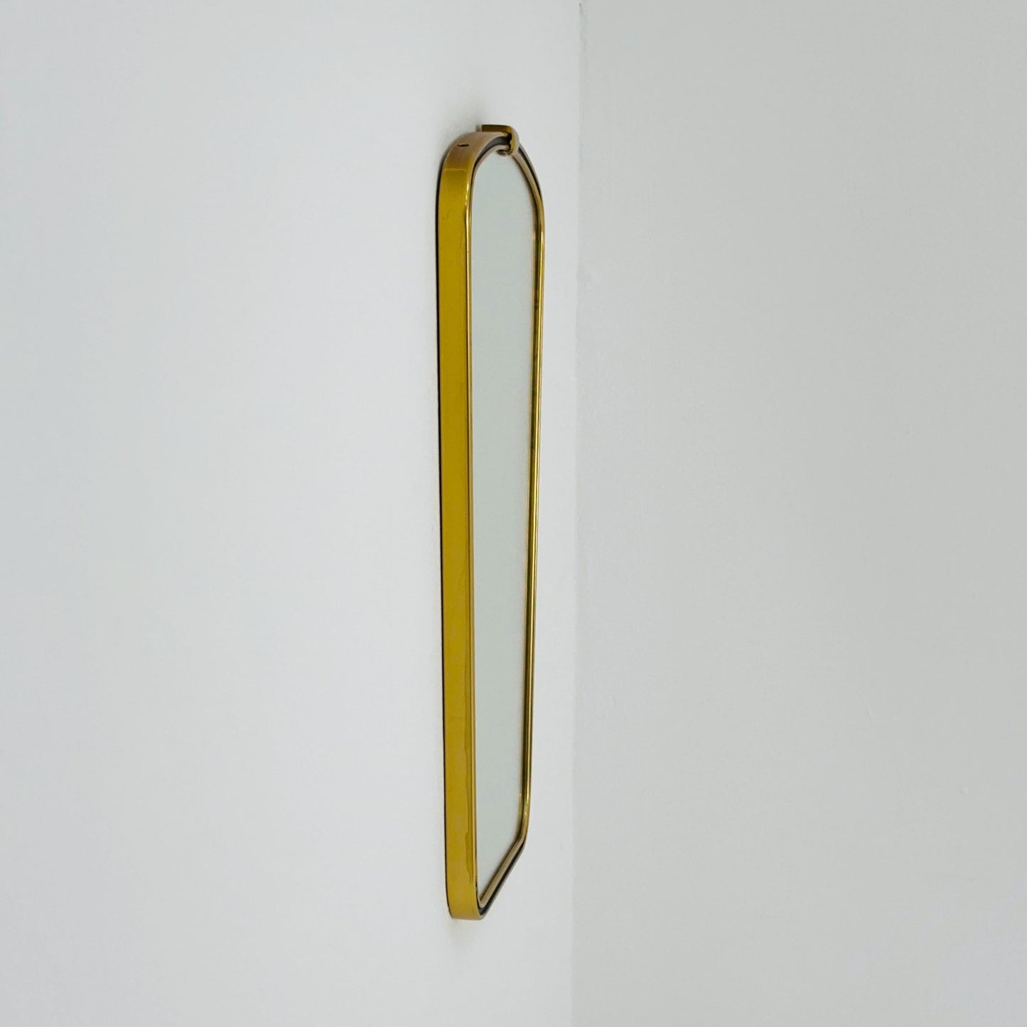 Mid century Original beautiful brass kidney wall mirror. 1960s Germany
