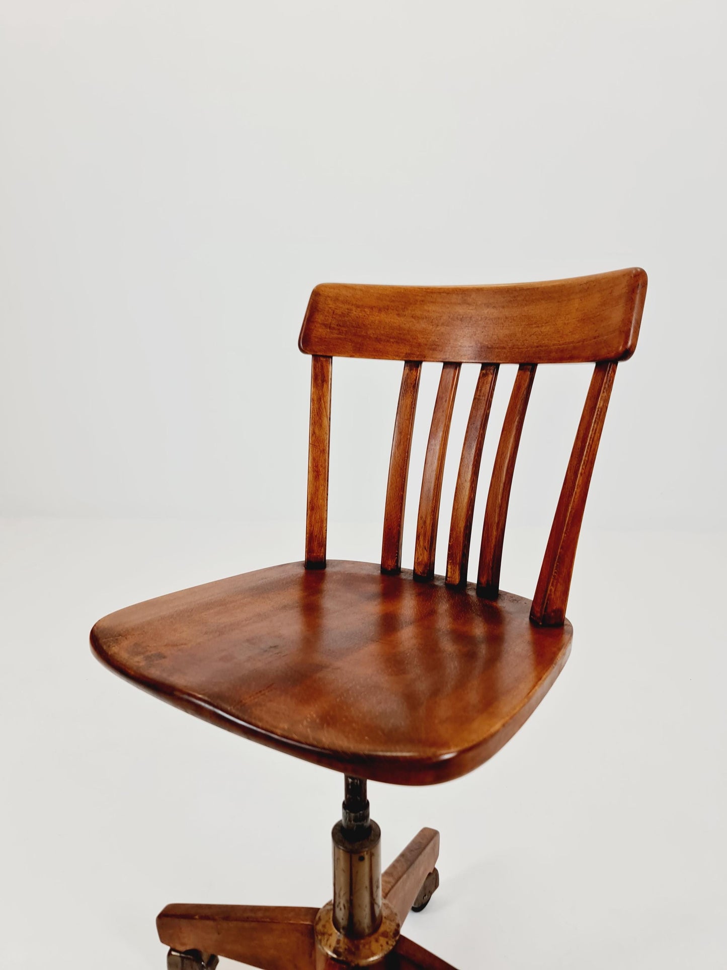 Bauhaus swivel office chair in solid wood By Der FerderDreh 1930s