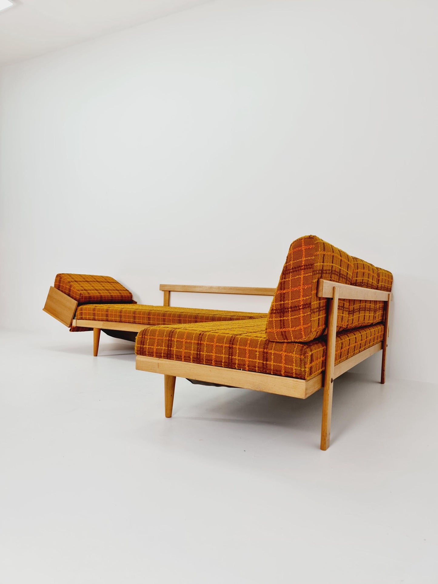 Rare Midcentury Swan Daybed Oak wood , with storage place By Haldor Vik and Ingmar Relling for Ekornes , 1950s