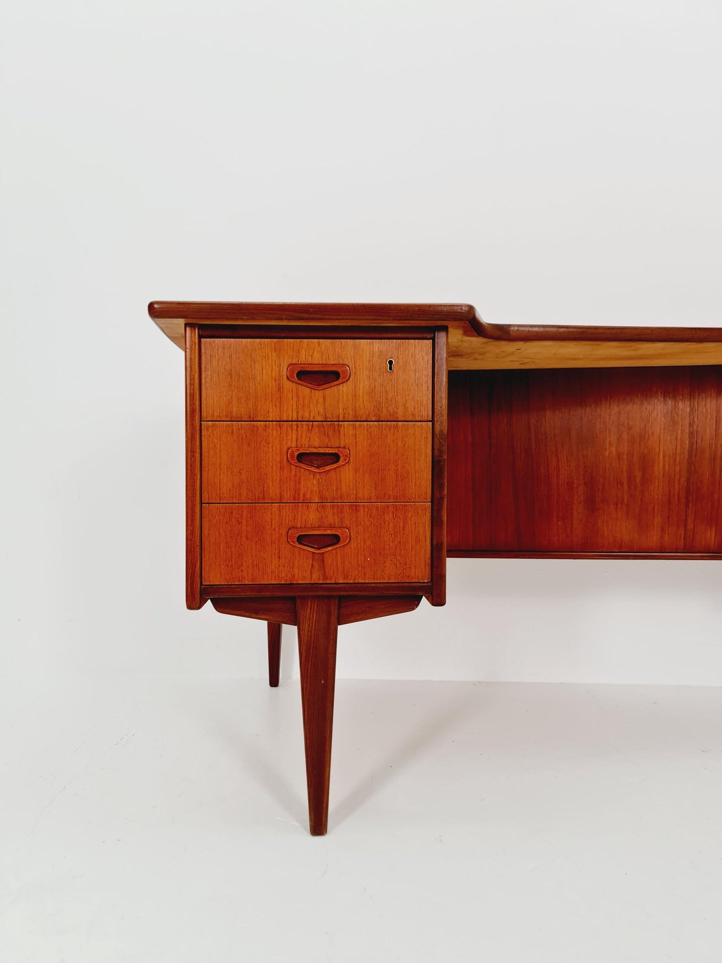 Swedish teak desk model Executive Desk by Leläangs Möbelfabrik ,Bengtsfors Model Görn Strand 1960s