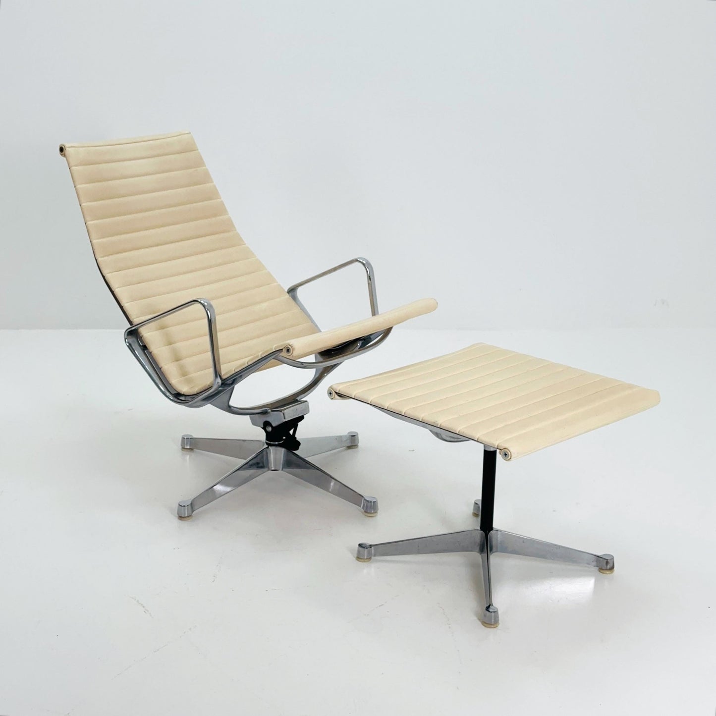Mid Century Charles & Ray Eames EA 124 Aluminium Lounge Chair and Ottoman– Cream Leather Herman Miller, USA, 1980s