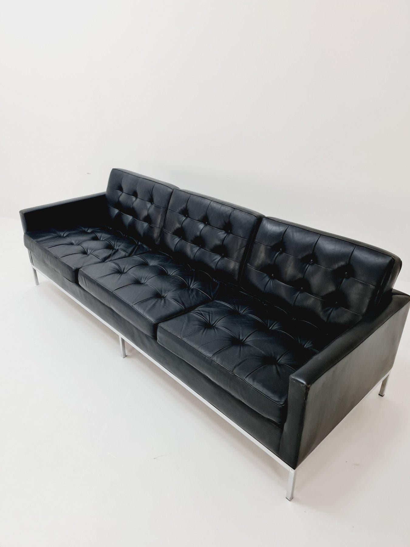 Rare Mid-Century Florence Knoll Bassett Set – Three-Seat Sofa & Two Armchairs – Black Leather – Knoll International , 1950s Germany