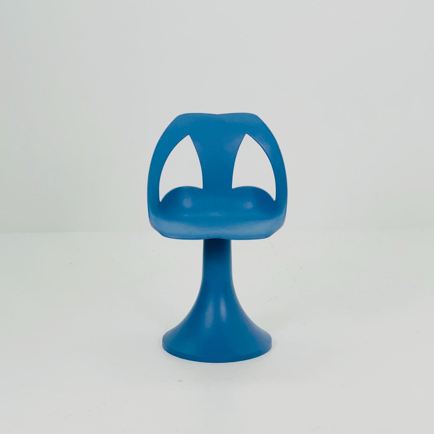 Mid-Century Space Age Tulip Chair in White | French Design, 1970s