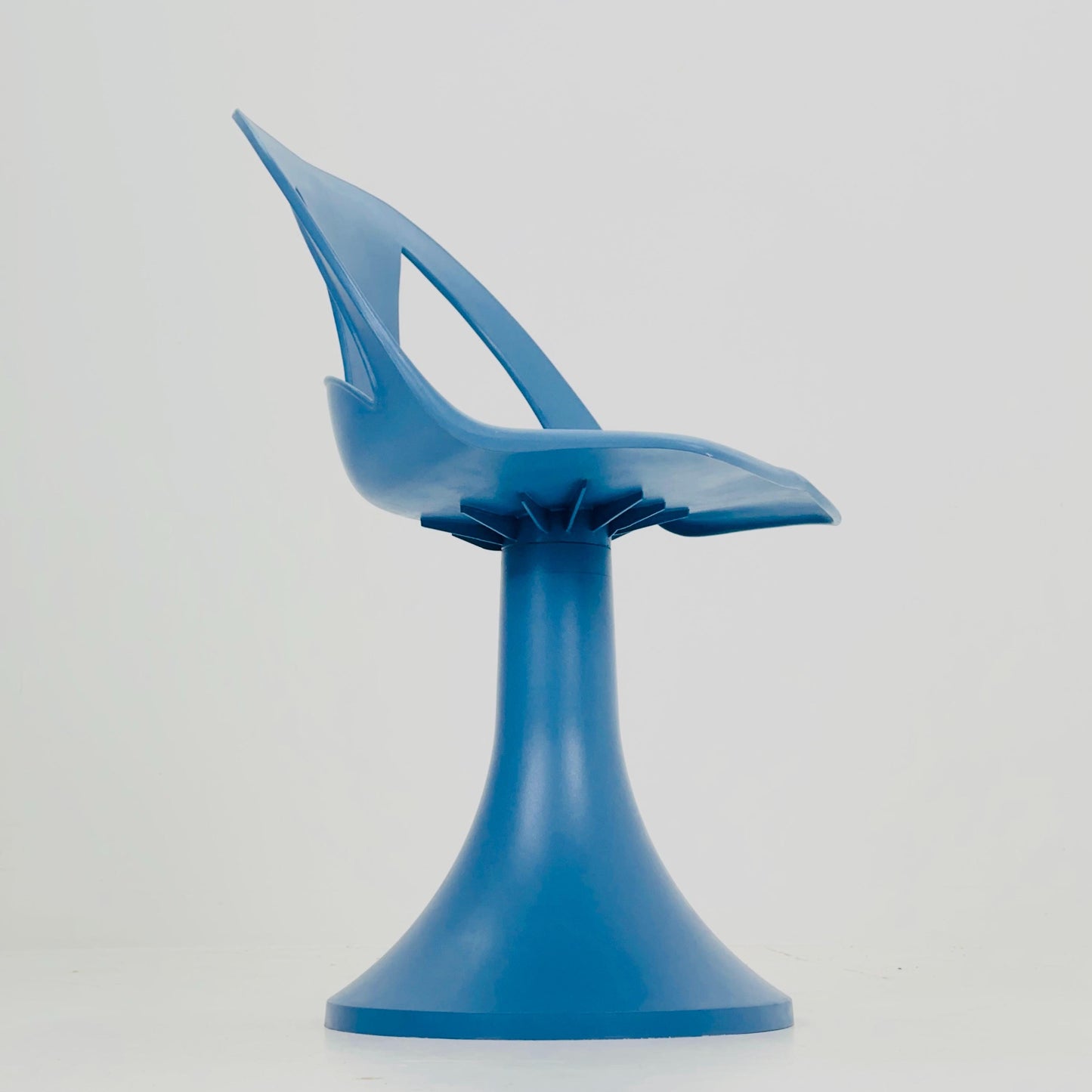 Mid-Century Space Age Tulip Chair in White | French Design, 1970s