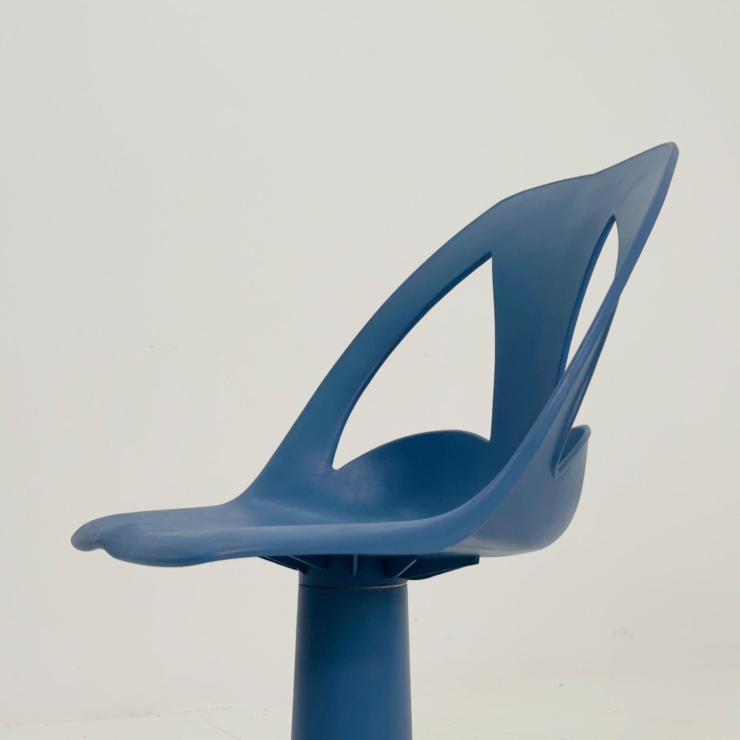 Mid-Century Space Age Tulip Chair in White | French Design, 1970s