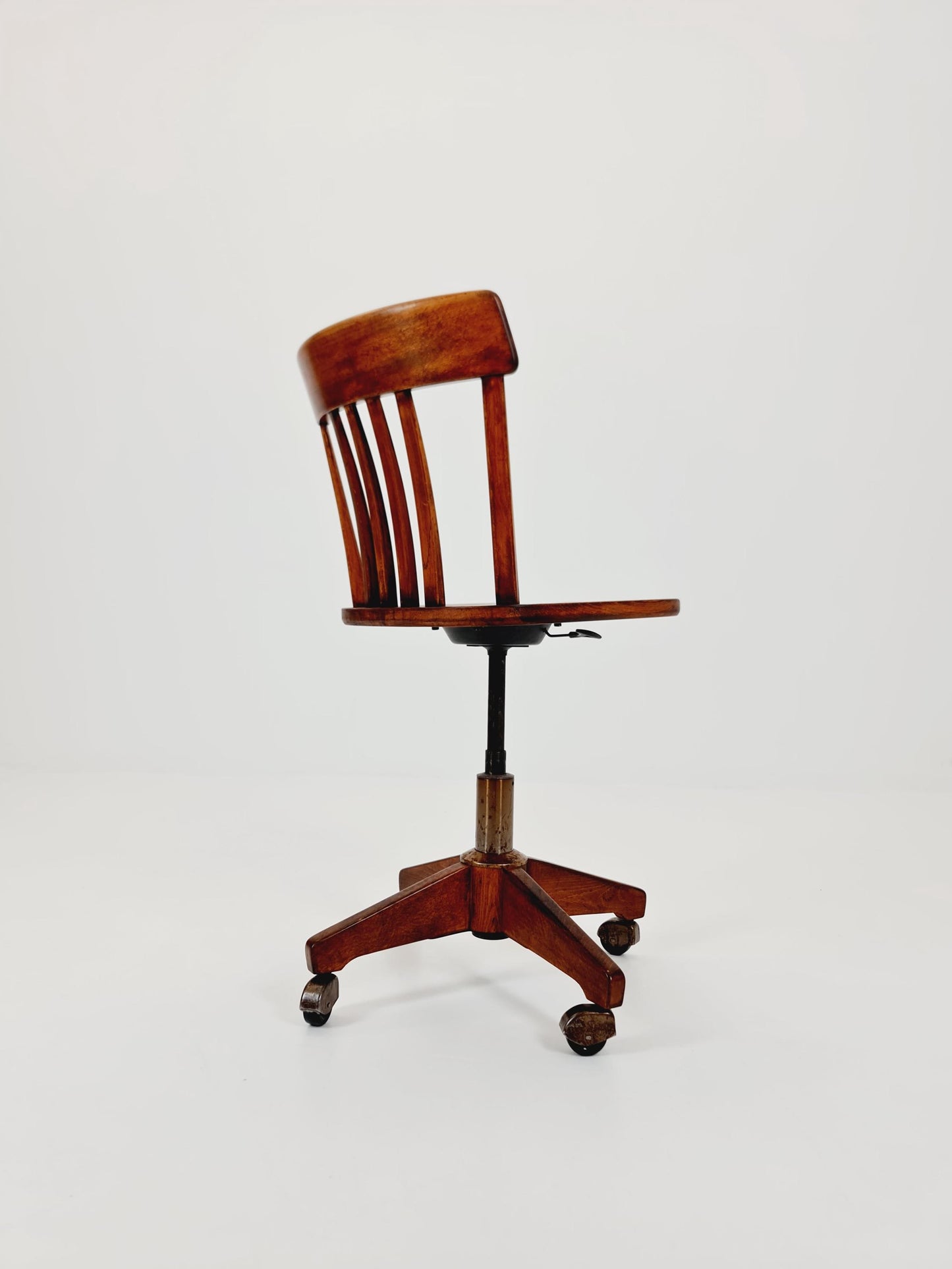 Bauhaus swivel office chair in solid wood By Der FerderDreh 1930s