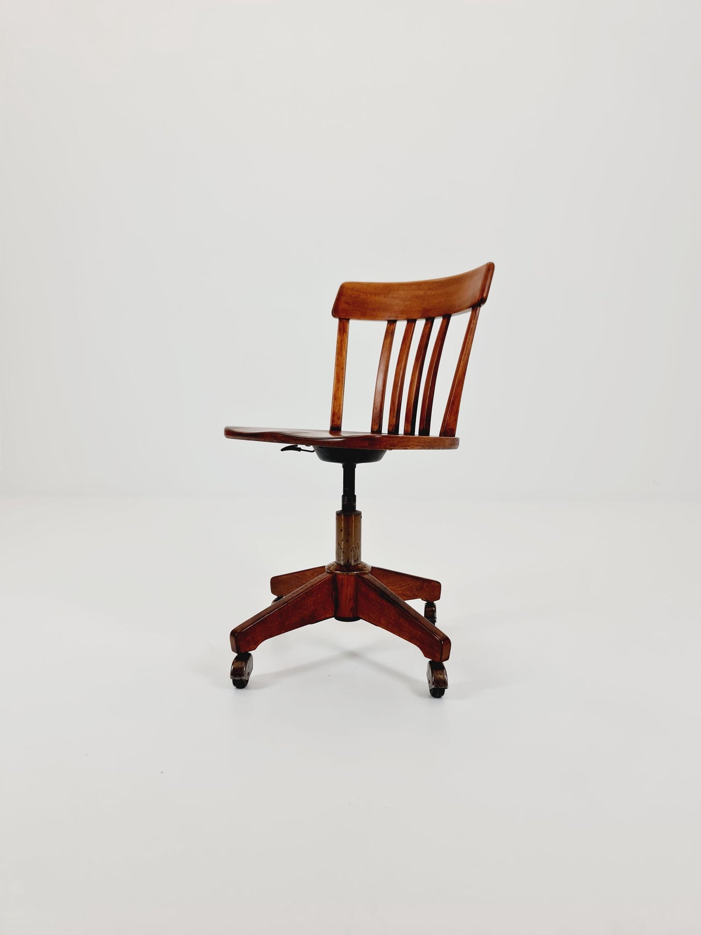 Bauhaus swivel office chair in solid wood By Der FerderDreh 1930s