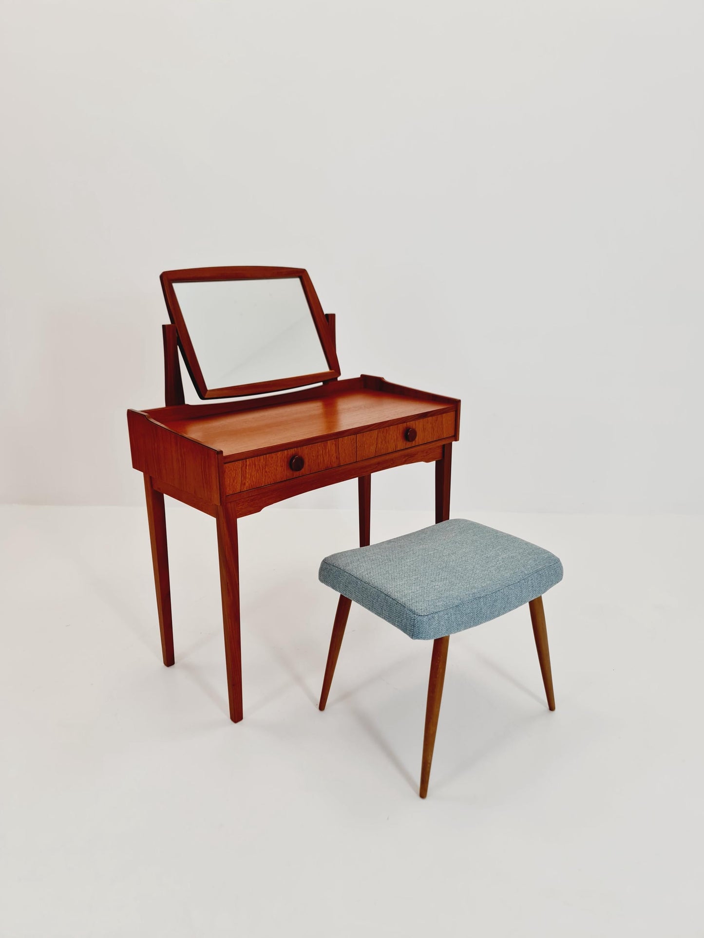 Mid Century Modern Danish Teak vanity table/ make up table by Fröseke for AB nybrofabriken, 1960s