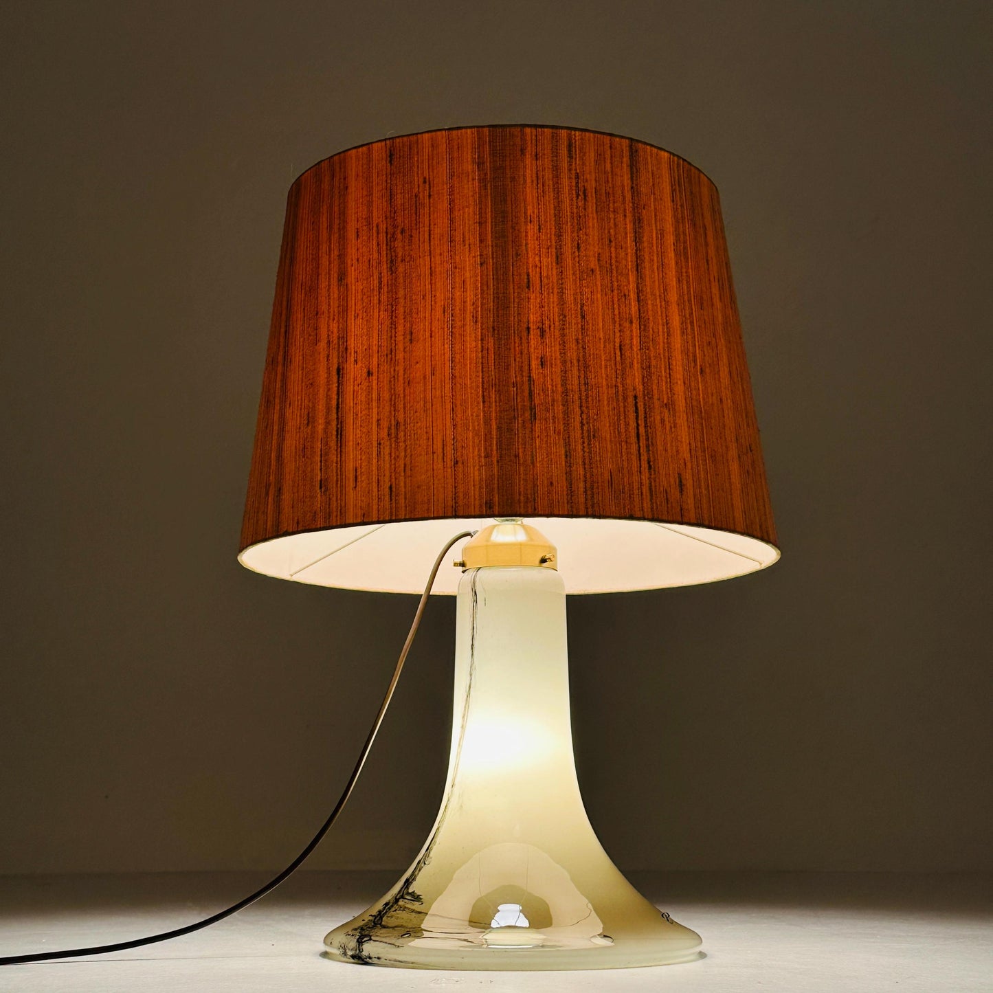 Mid-Century Murano Glass Buffet Lamp by Peill Putzler – Mouth-Blown Glass & Original Silk Shade, 1970s Germany