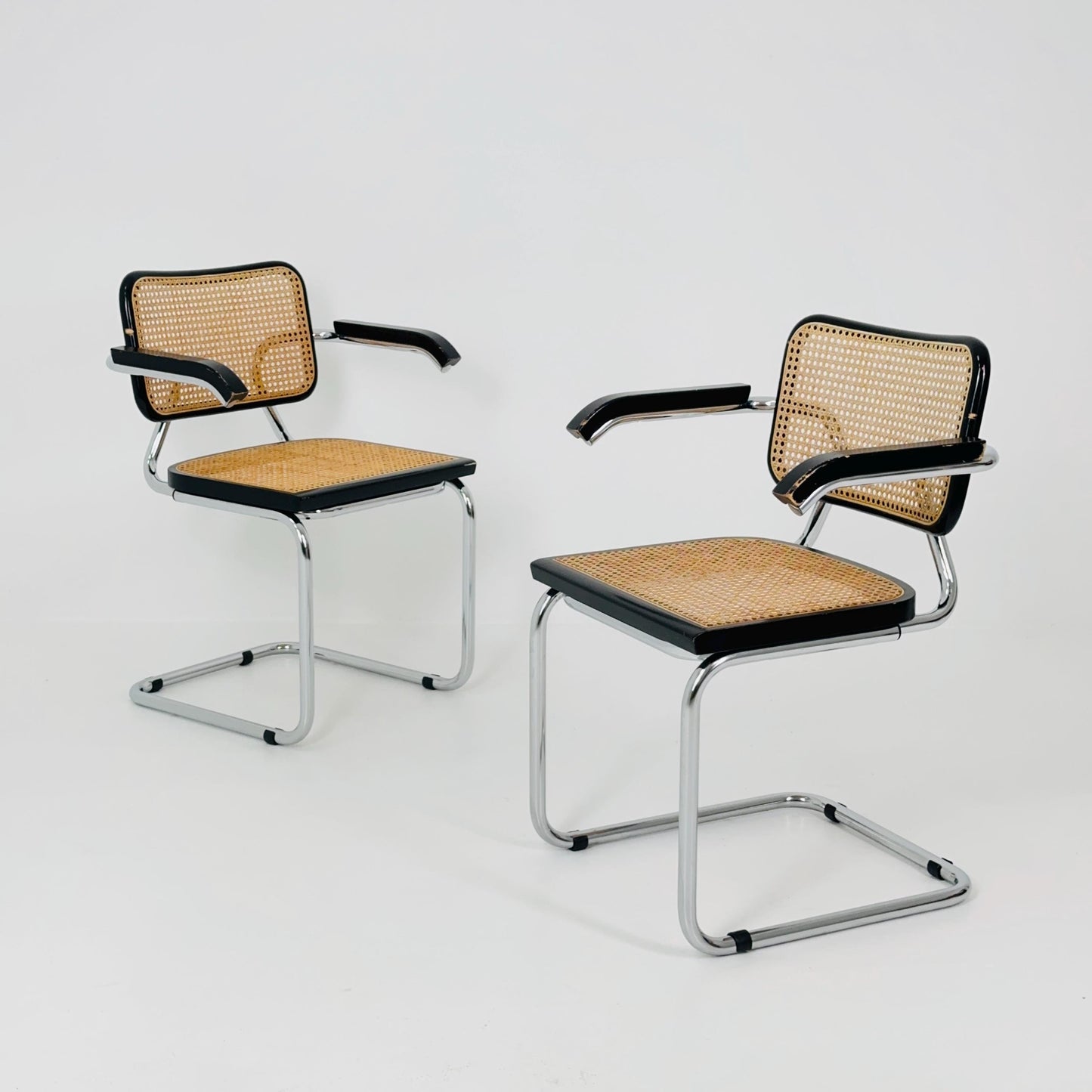 Set of 2 Mid Century s64 Cantilever Cesca Chair by Marcel Breuer / Bauhaus Design / 1980s Italy