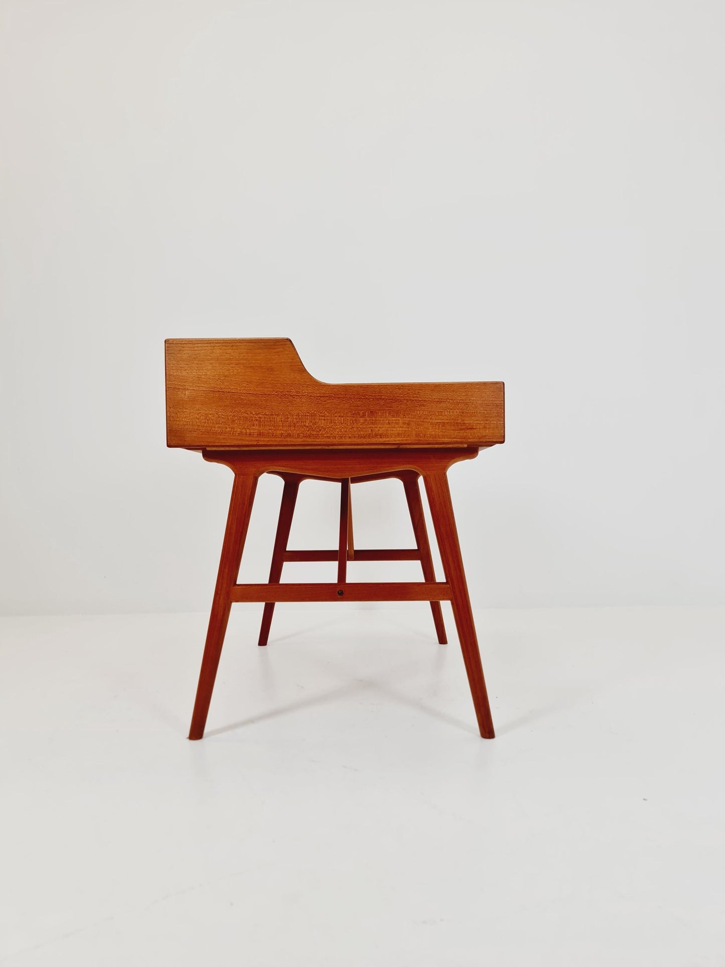 Danish teak Freesanding desk, model 65 Desk by Arne Wahl Ivrsen, 1960s