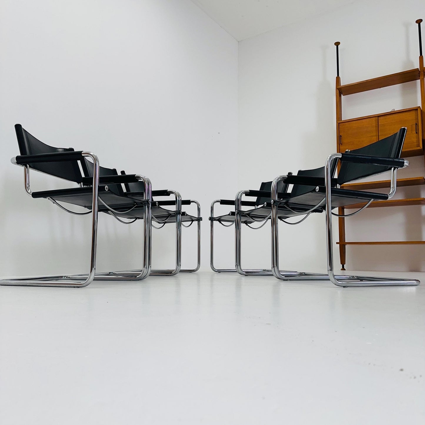 Set of 6 Mid century B34 Matteo Grassi Mg5 black leather cantilever chairs by Mart Stam italy 1980s