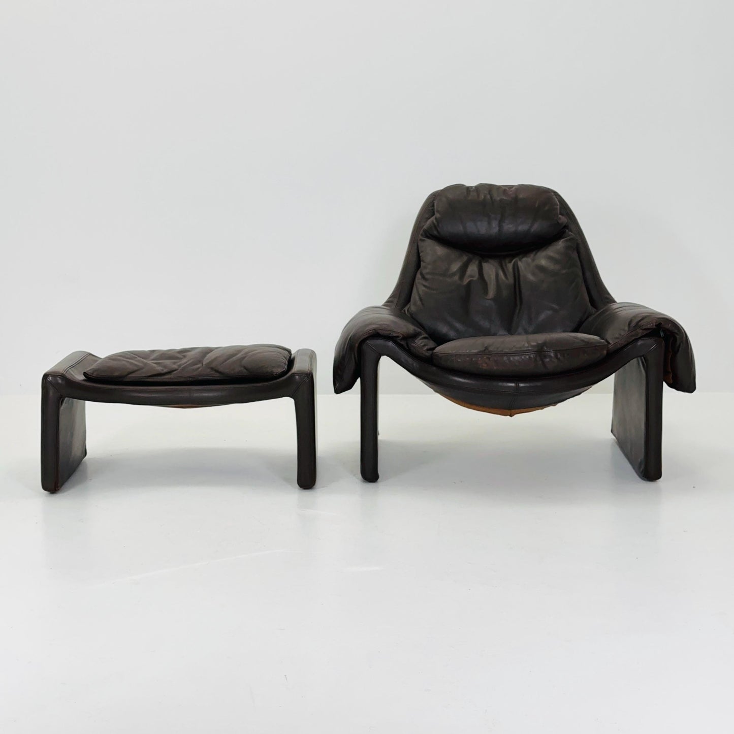 Mid century Proposals leather Armchair with ottoman by Vittorio Introini for Saporiti, Italy 1970