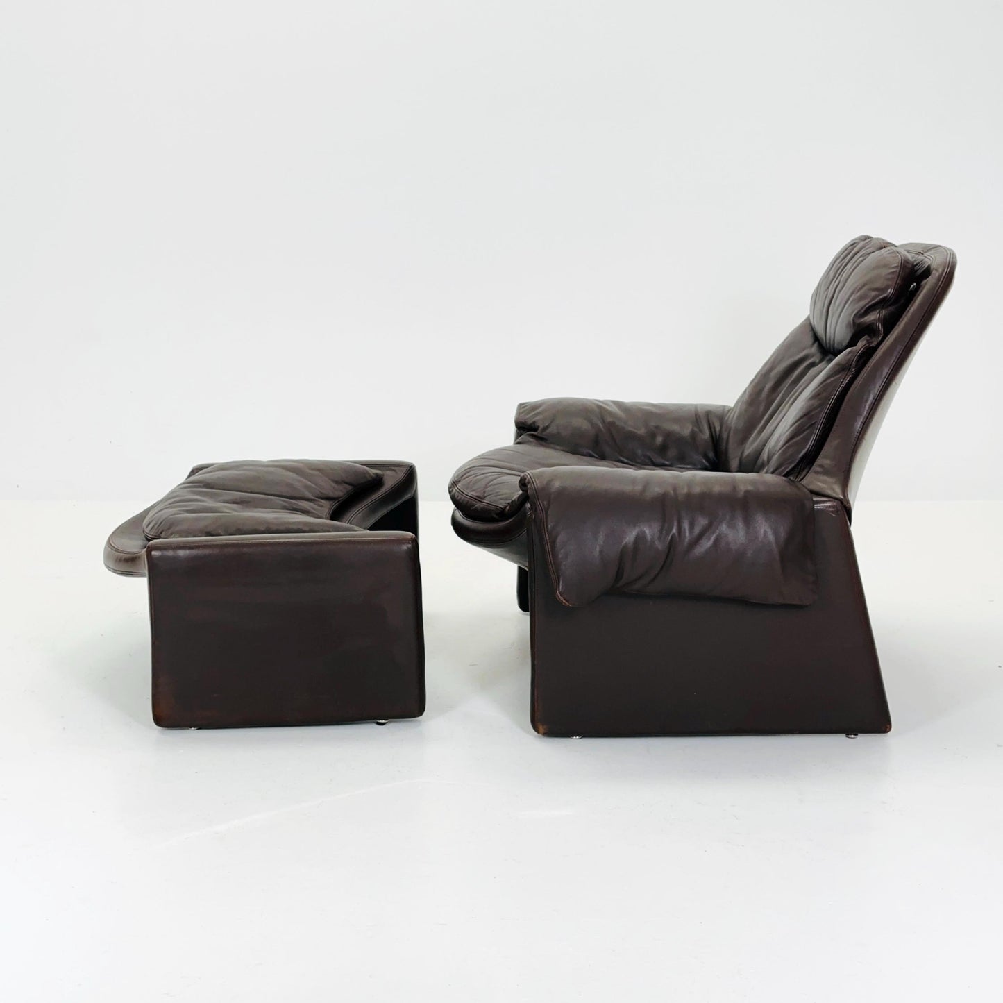 Mid century Proposals leather Armchair with ottoman by Vittorio Introini for Saporiti, Italy 1970