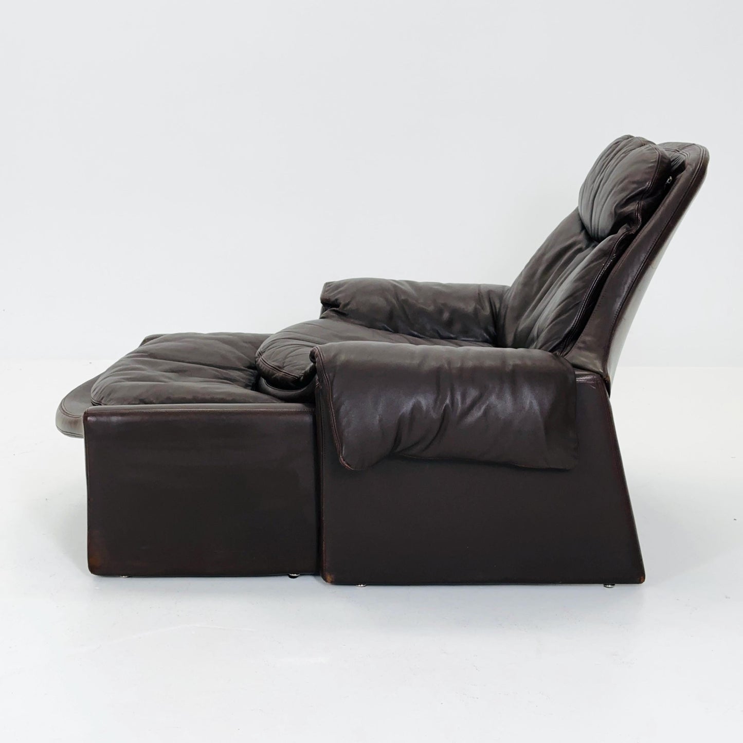 Mid century Proposals leather Armchair with ottoman by Vittorio Introini for Saporiti, Italy 1970