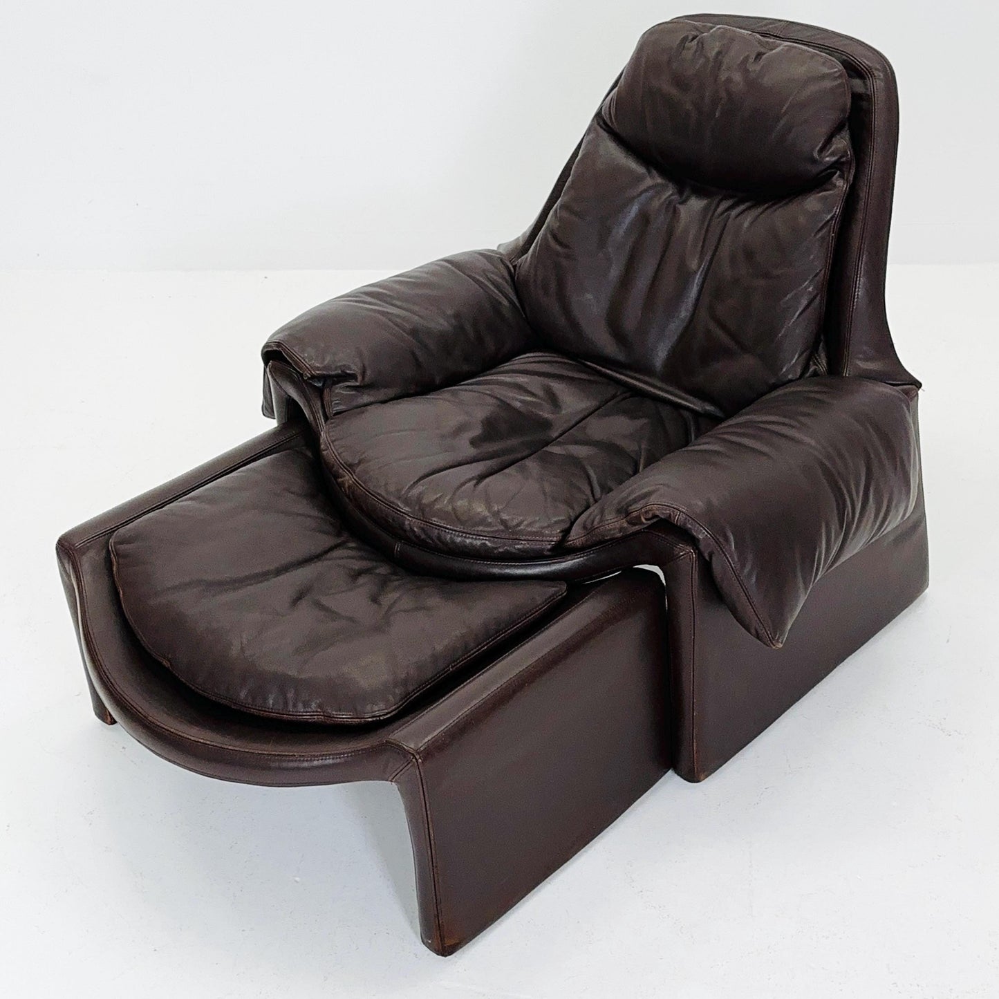 Mid century Proposals leather Armchair with ottoman by Vittorio Introini for Saporiti, Italy 1970