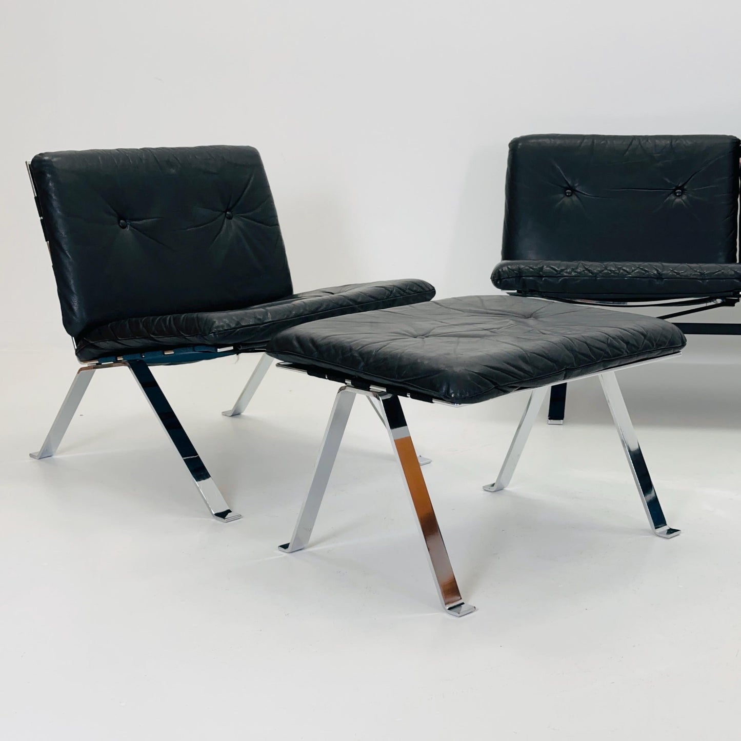 Set of 4 items Mid century leather lounge Euro lounge chairs by Hans Eichenberger for Girsberger - 1960s Switzerland