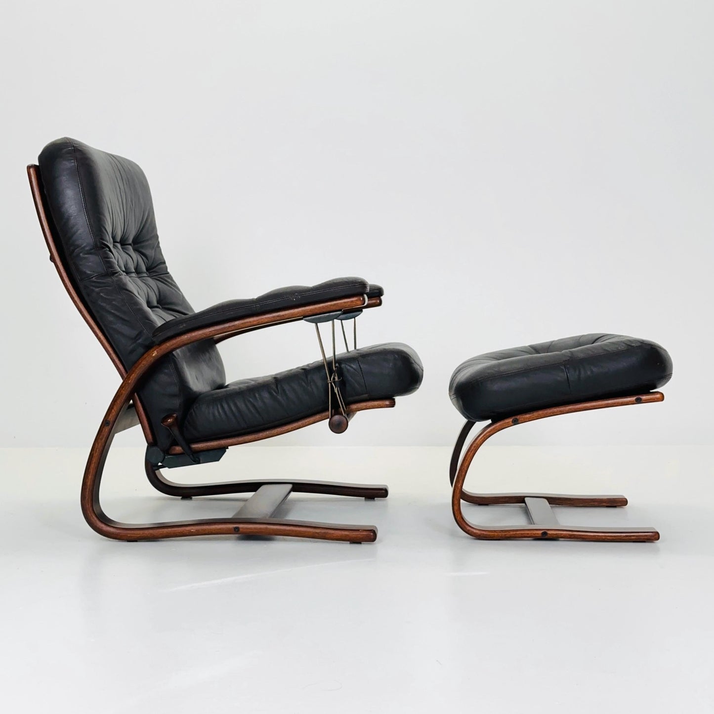 Mid-Century “Panter” Brown Leather Lounge Chair with Ottoman by Arnt Lande for Westnofa, Norway, 1970s