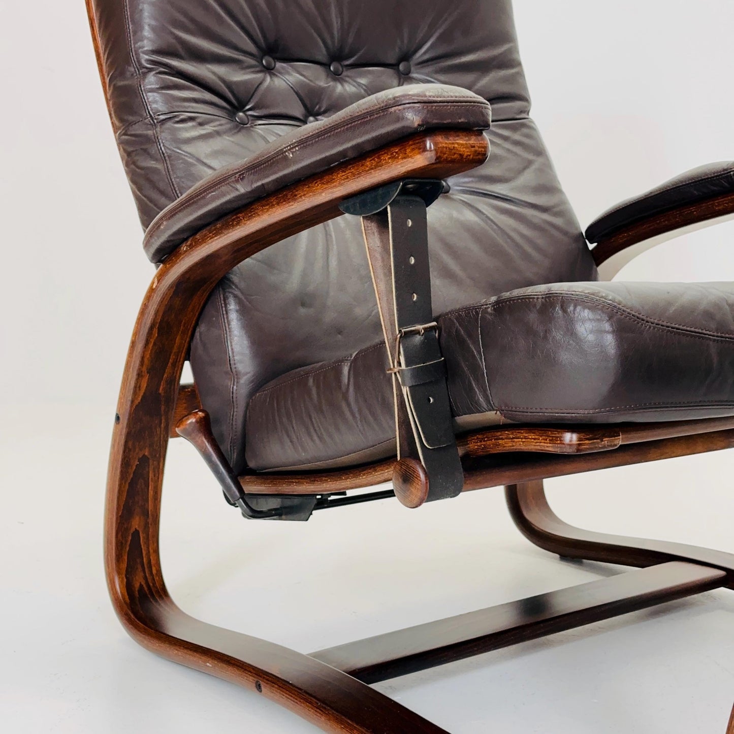 Mid-Century “Panter” Brown Leather Lounge Chair with Ottoman by Arnt Lande for Westnofa, Norway, 1970s